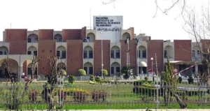 پمز اسپتال نے میٹرنٹی کے نئے کیسز لینے سے انکار کردیا، نرسری کے 15 بیڈ جل گئے