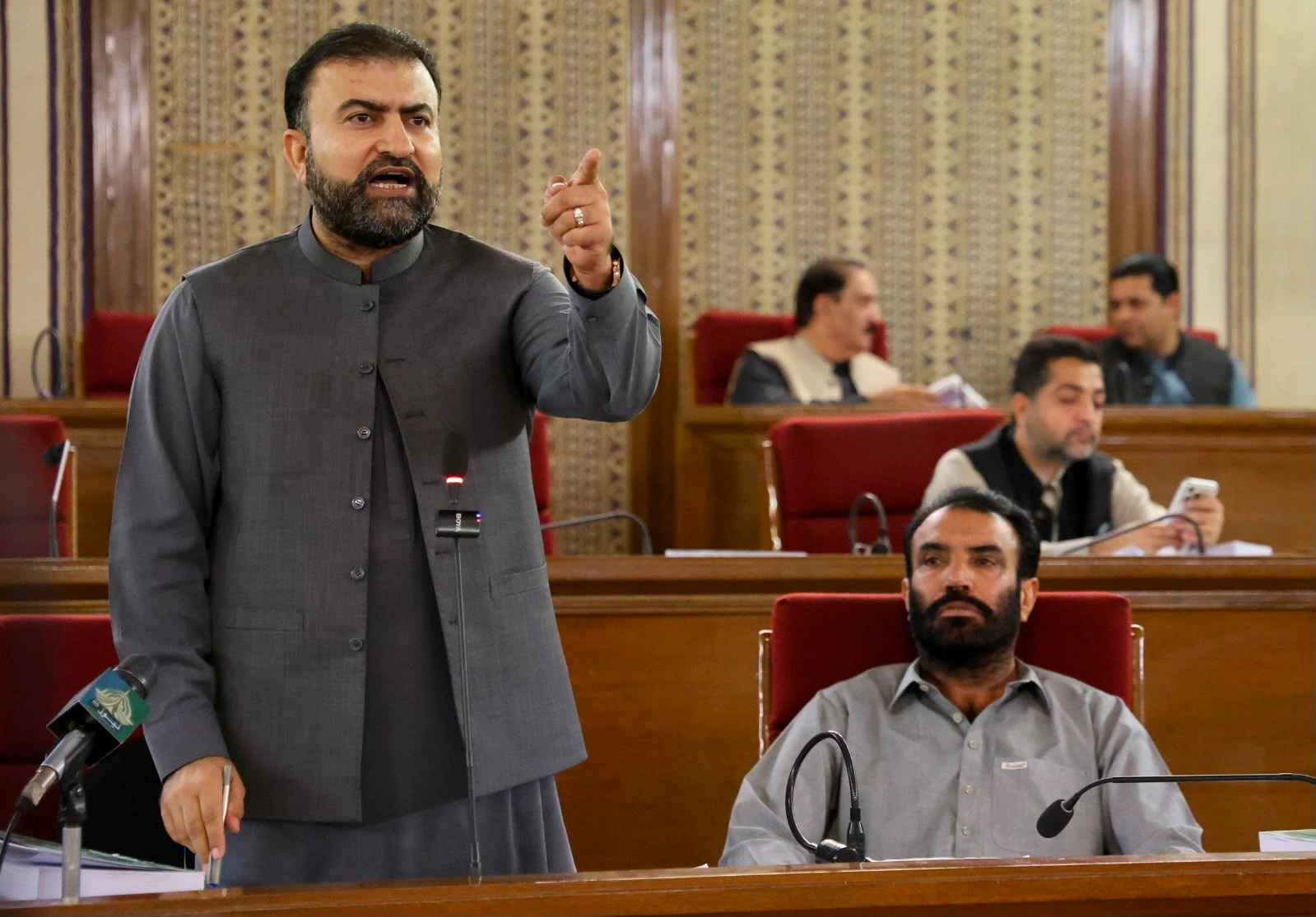 سول ملٹری بیلنس ناگزیر، دہشت گردوں کو نجی املاک استعمال کرنے کی اجازت نہیں دی جاسکتی: سرفراز بگٹی