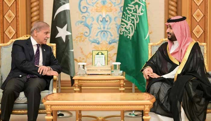 سعودی عرب میں حوثیوں کے حملے، 73 افراد زخمی، وزیراعظم شہباز شریف کی مذمت