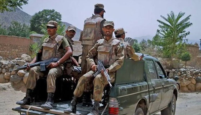 بلوچستان میں سیکیورٹی فورسز کی بڑی کارروائیاں، پنجگور، زیارت اور دالبندین میں 15 دہشت گرد ہلاک
