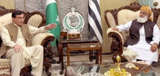 مولانا فضل الرحمان مذاکرات میں ڈیڈلاک ختم کرانے کو تیار