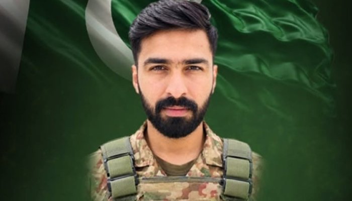 قلات اور گوادر میں سیکیورٹی فورسز کے آپریشنز  4 دہشتگرد ہلاک، میجر وجاہت وحید شہید